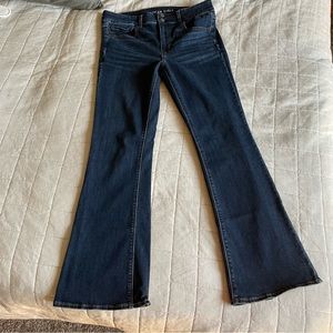 American Eagle Outfitters Hi-Rise Artist Flare Super Stretch jeans dark wash 14